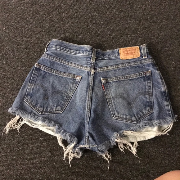 Levi’s Jean shorts - Picture 2 of 3